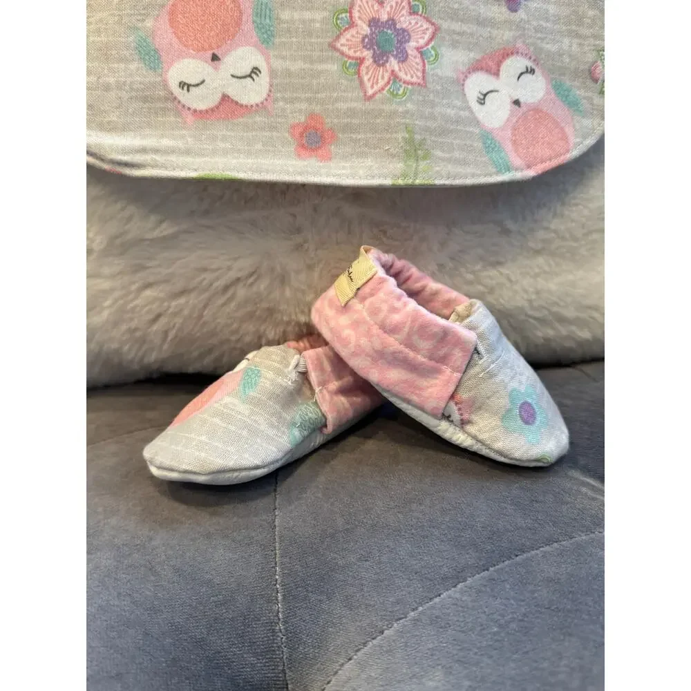 Upcycled and Handmade Fleece/Cotton Extra Coverage Baby Bib & Shoes Size 9-12 mo